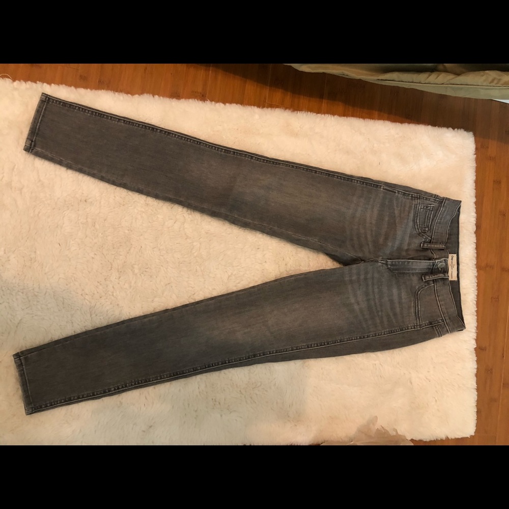 Gray Gap skinny jeans